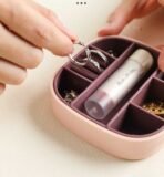 ✨ মিনি পোর্টেবল জুয়েলারি স্টোরেজ বক্স ট্র্যাভেল জুয়েলারি বক্স উইথ মিরর - Image 3