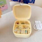 ✨ নতুন স্টাইলের এক্সক্লুসিভ জুয়েলারি স্টোরেজ বক্স – পোর্টেবল ও উচ্চমানের গহনা রাখার বাক্স - Image 4