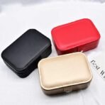 কাস্টম PU লেদার ব্ল্যাক জুয়েলারি বক্স অর্গানাইজার, ট্রাভেল পোর্টেবল ছোট জুয়েলারি রিং, ইয়ারিং, ওয়েডিং গিফট কেস  size 16*11*5.5cm - Image 4